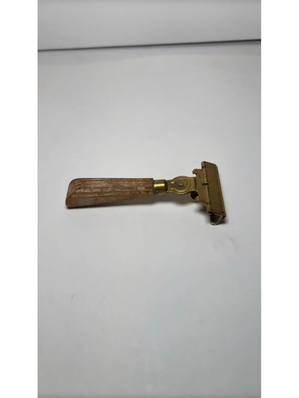Vintage EVERSHARP / SCHICK Butterscotch Bakelite Handle Razor 1940s